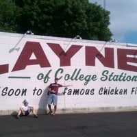 Foto tirada no(a) Layne&amp;#39;s of College Station por Jill F. em 3/31/2012