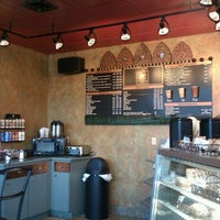 รูปภาพถ่ายที่ Soma Coffeehouse &amp;amp; Juice Bar โดย Yu H. เมื่อ 4/12/2012