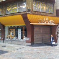 Foto tirada no(a) Librería Cervantes por Alfredo Q. em 8/28/2012