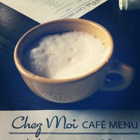 Снимок сделан в Chez Moi Café &amp;amp; Catering пользователем Christie K. 4/25/2012