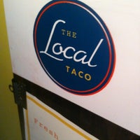 Photo prise au The Local Taco par Shannon S. le6/11/2012