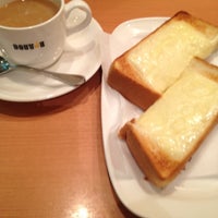 Photo taken at ドトールコーヒーショップ 東横渋谷店 by Chiezou H. on 5/23/2012