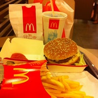 Photo taken at McDonald&amp;#39;s / McCafé by Donny W. on 2/11/2012