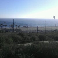 Photo taken at Vista del Mar Overlook by Lawrence on 6/29/2012