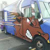 6/17/2012にStephen A.がThe Roaming Buffalo Food Truckで撮った写真