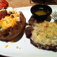 Photo taken at LongHorn Steakhouse by Vanessa H. on 4/30/2012