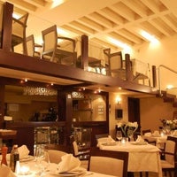 Photo taken at Avanti Restaurant by Kiril A. on 3/13/2012
