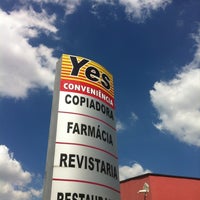Photo taken at Yes Conveniencia by Ricardo R. on 4/5/2012