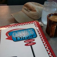 รูปภาพถ่ายที่ Ozzie&amp;#39;s Diner โดย Okierover เมื่อ 9/1/2012
