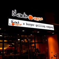 2/3/2012 tarihinde Burger Daysziyaretçi tarafından Black &amp;amp; Orange'de çekilen fotoğraf