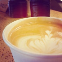 4/19/2012にKyle R.がClique Coffee Barで撮った写真