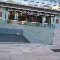 รูปภาพถ่ายที่ CINC Barcelona Centro de Negocios y Asesoría โดย Esteve A. เมื่อ 7/24/2012