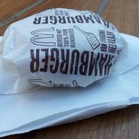 Foto diambil di McDonald&amp;#39;s oleh Britt v. pada 8/10/2012