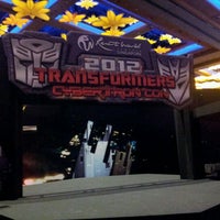 Photo taken at Transformers Cybertron Con 2012 by wl c. on 3/13/2012