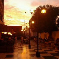 Das Foto wurde bei Plaza de Ajedrez Esteban Canal von J B. am 2/20/2012 aufgenommen