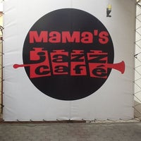 Foto tomada en Mama&#39;s Jazz Café  por Juraj I. el 4/18/2012