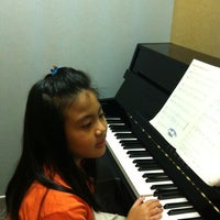 Photo taken at Siam Kolakarn Yamaha Music School by Jikjik W. on 6/17/2012