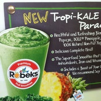 Photo taken at Robeks Fresh Juices &amp;amp; Smoothies by Tyler C. on 6/25/2012