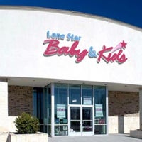 Foto diambil di Lone Star Baby &amp;amp; Kids oleh Michael S. pada 6/29/2012