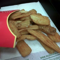 Photo taken at McDonald&amp;#39;s by 🌷 Bait C. on 9/4/2012