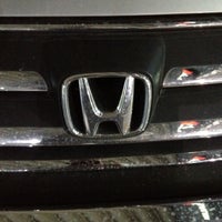 รูปภาพถ่ายที่ Honda Guadalajara โดย Rogelio V. เมื่อ 7/31/2012