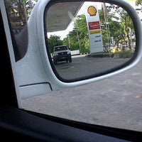 รูปภาพถ่ายที่ Shell Station โดย Umie D. เมื่อ 4/20/2012