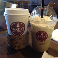 Foto tomada en Galaxy Cafe  por Joy S. el 4/27/2012