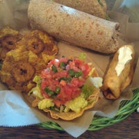 รูปภาพถ่ายที่ Salsa Fiesta Grill โดย Sylke L. เมื่อ 8/14/2012