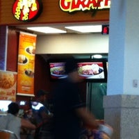 Photo taken at Giraffas by Lucas P. on 6/21/2012