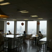 Photo taken at En Cafe (Google Tokyo) by Taj M. on 7/20/2012