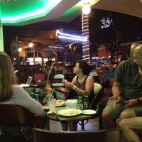 Das Foto wurde bei Estatus - Bistrot &amp;amp; Lounge von Cristobal Q. am 8/11/2012 aufgenommen