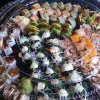 รูปภาพถ่ายที่ Union Sushi + Barbeque Bar โดย Mike S. เมื่อ 7/10/2012