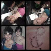 3/19/2012にGretchen J.がPropaganda Tattoo Shopで撮った写真