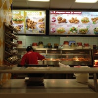 รูปภาพถ่ายที่ KFC โดย Aytek S. เมื่อ 3/27/2012