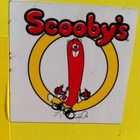 9/10/2012にShaun M.がScooby&amp;#39;s Hot Dogsで撮った写真
