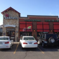 Photo taken at Applebee&amp;#39;s Grill + Bar by Owatonna W. on 5/13/2012
