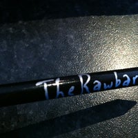 รูปภาพถ่ายที่ The Rawbar โดย Skyak P. เมื่อ 3/2/2012