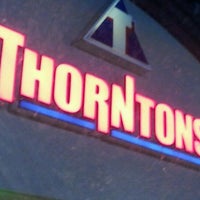 รูปภาพถ่ายที่ Thorntons โดย Heather L. เมื่อ 3/8/2012