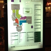 รูปภาพถ่ายที่ Rimrock Mall โดย Evelyn P. เมื่อ 5/25/2012