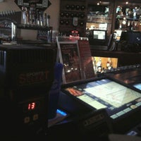 Das Foto wurde bei Home Plate Grill &amp; Bar von FUN T. am 3/4/2012 aufgenommen