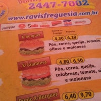 Photo taken at Ravis Sucos e Lanches by Newton G. on 2/8/2012