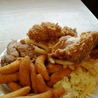 Photo taken at Smithfield&amp;#39;s Chicken &amp;#39;N Bar-B-Q by Taylor H. on 2/14/2012