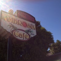 Foto tirada no(a) Cafe Ambrosia por Emily C. em 6/23/2012