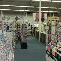 5/31/2012 tarihinde Vicki H.ziyaretçi tarafından Fabric Depot'de çekilen fotoğraf