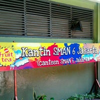 Photo taken at SMAN 6 Jakarta by Ibnu R. on 5/25/2012