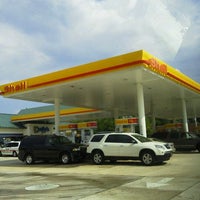รูปภาพถ่ายที่ Shell โดย Austin B. เมื่อ 5/8/2012