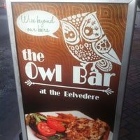 รูปภาพถ่ายที่ The Owl Bar โดย Angela C. เมื่อ 8/29/2012