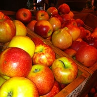 4/16/2012 tarihinde Sydney J.ziyaretçi tarafından Bellews Produce Market'de çekilen fotoğraf