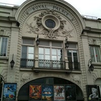 รูปภาพถ่ายที่ Cinéma Royal Palace โดย Christophe H. เมื่อ 6/10/2012