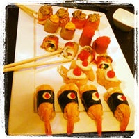 Photo taken at Sogee Sushi Lounge by Leonardo N. on 8/11/2012